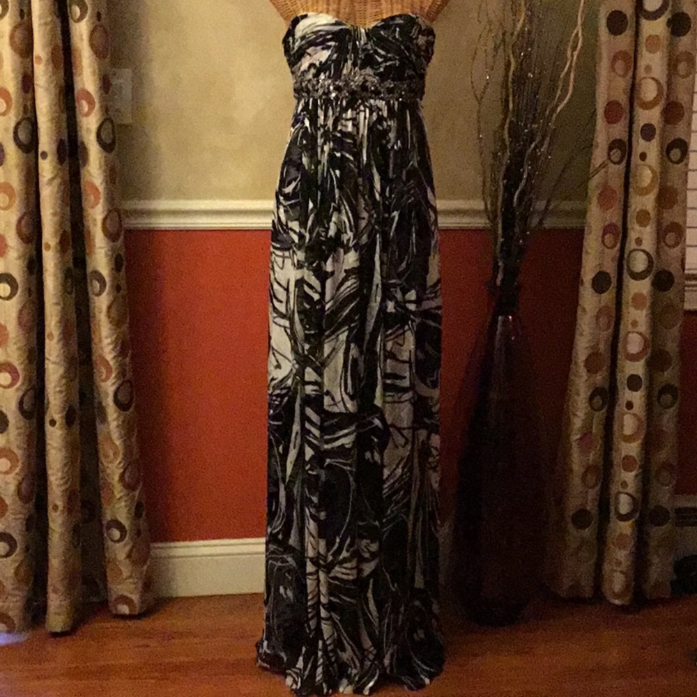 Black and white gown BCBG. NWT